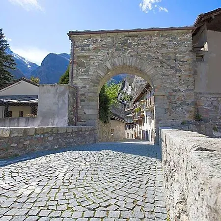 Le Coeur Du Pont Hotel Donnaz