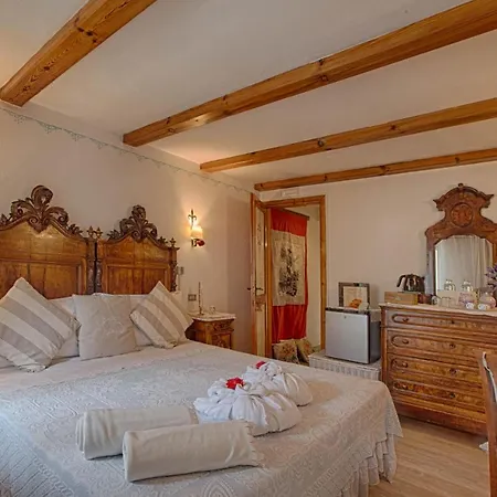 Hotel Le Coeur Du Pont 3*